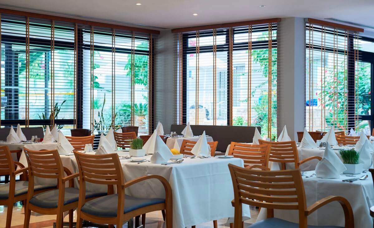 louis ledra beach restaurant