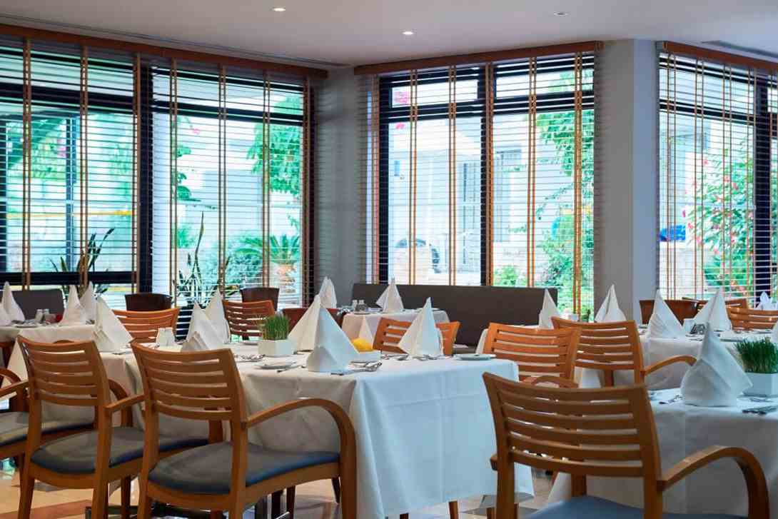 louis ledra beach restaurant