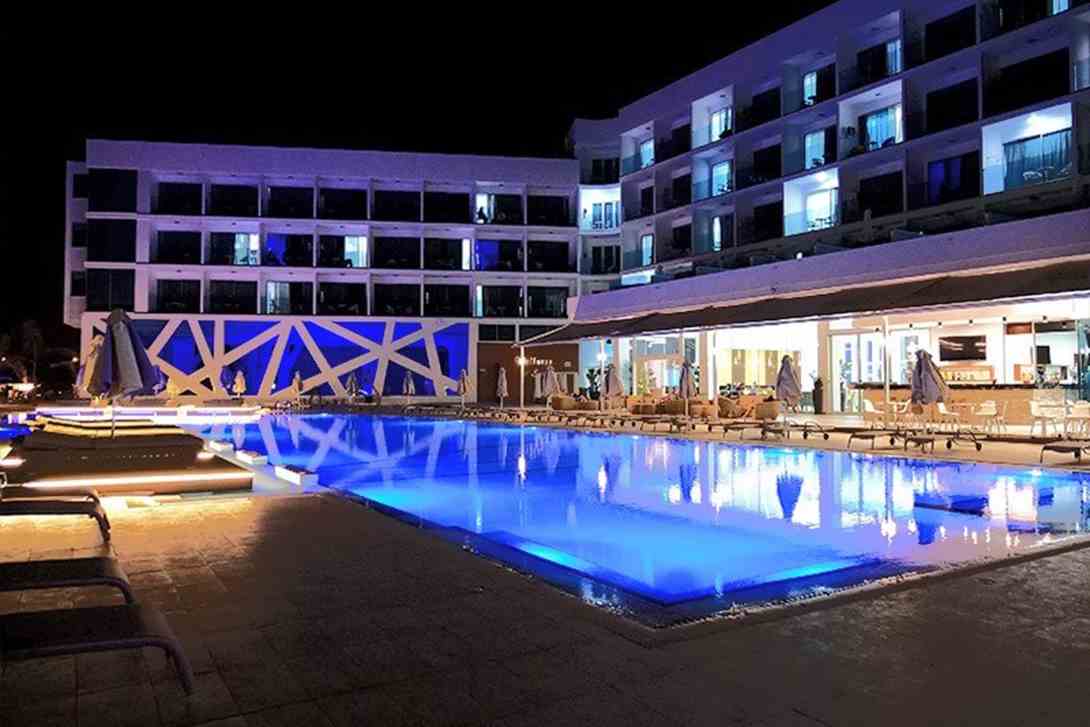 amethyst napa hotel swimming pool