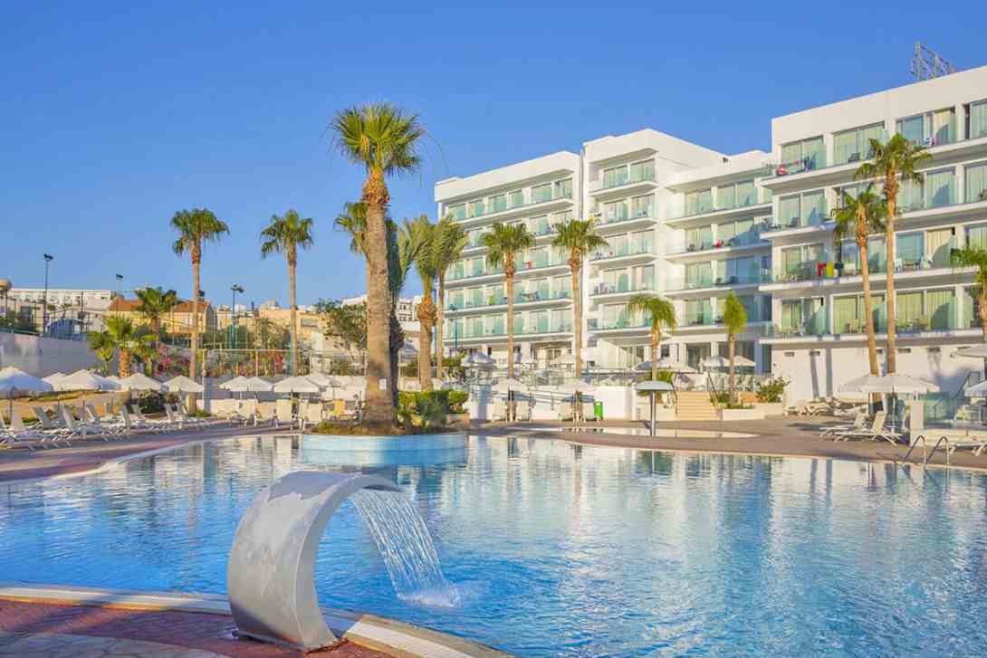 tsokkos protaras beach hotel swimming pool