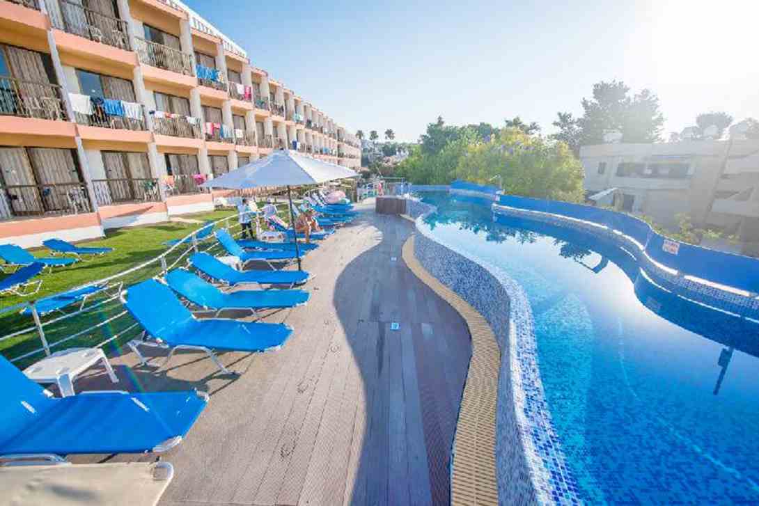avlida four star hotel paphos