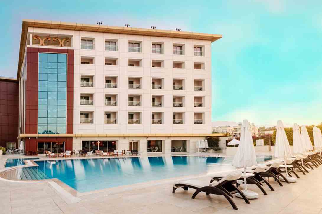 grand pasha hotel pool