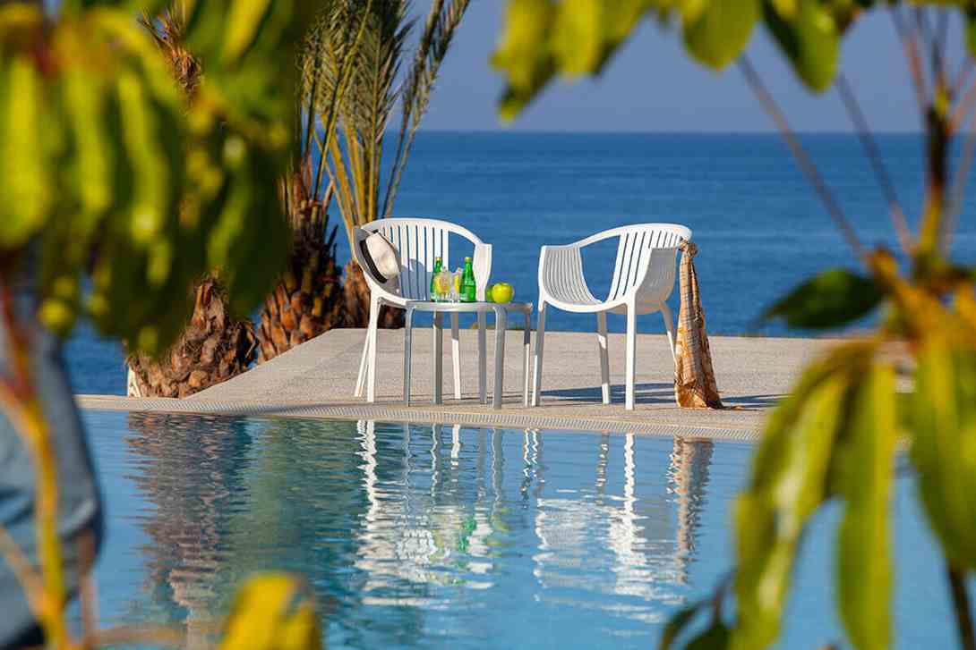 7 king evelthon pool side