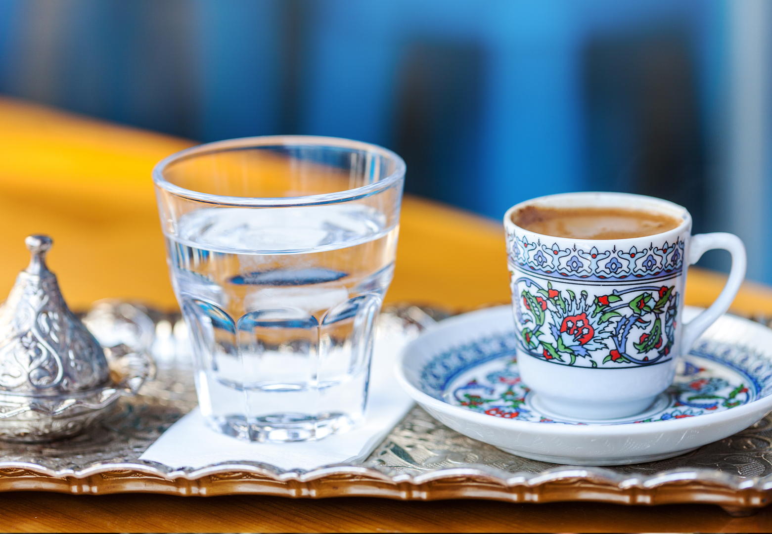 Enjoy macun with a cup of Turkish coffee