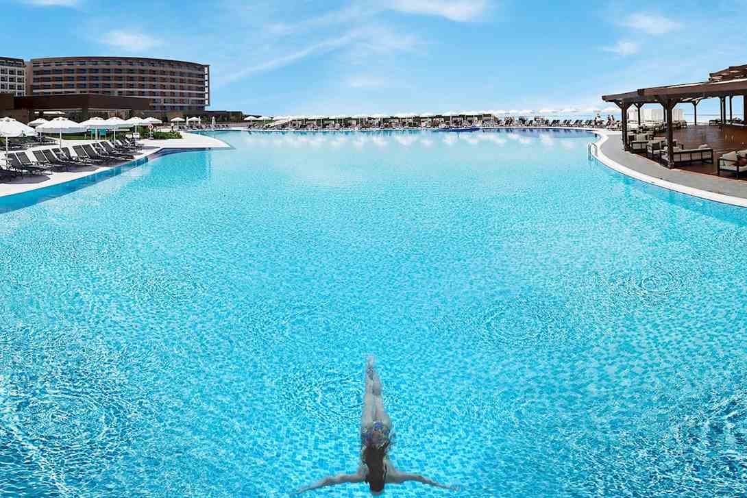 elexus hotel spa resort pool