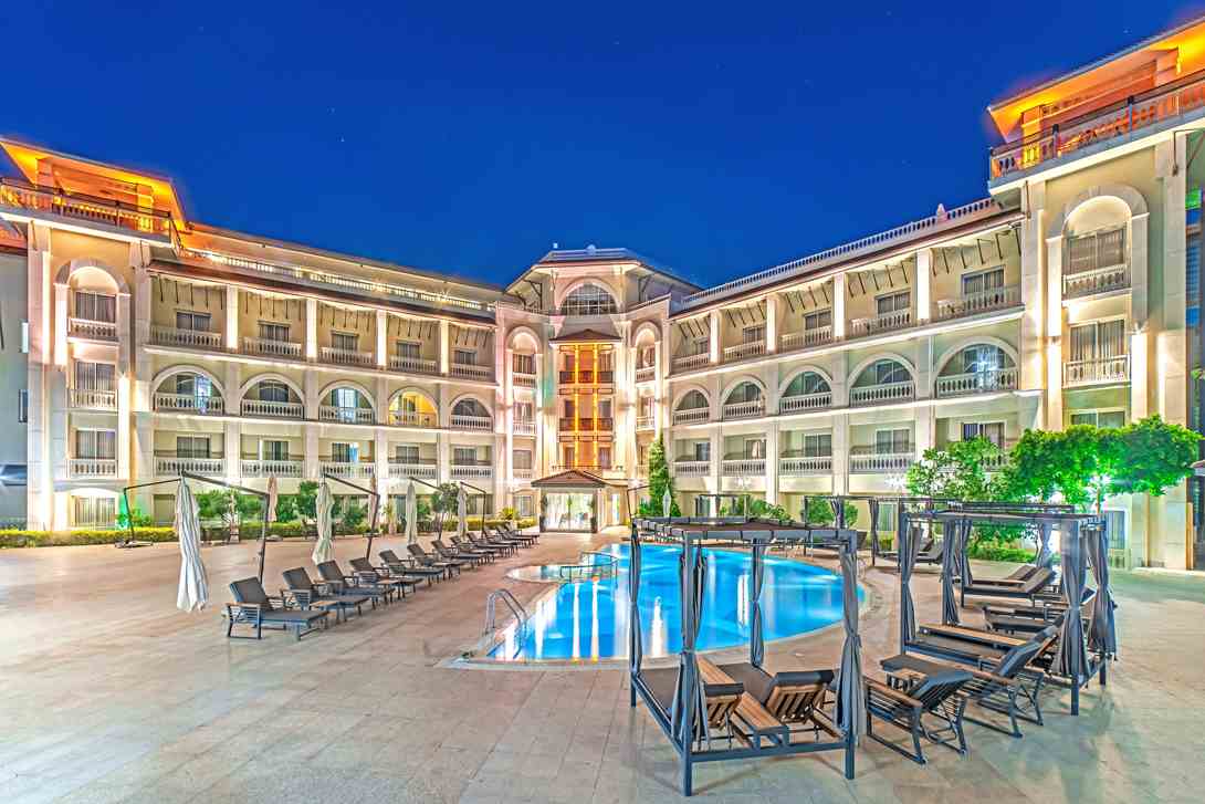 14 savoy ottoman hotel sunbeds kyrenia