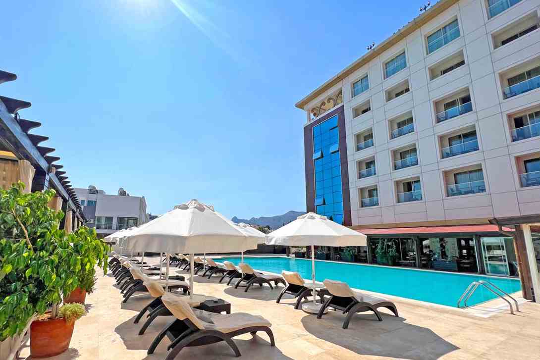 grand pasha sunbeds kyrenia