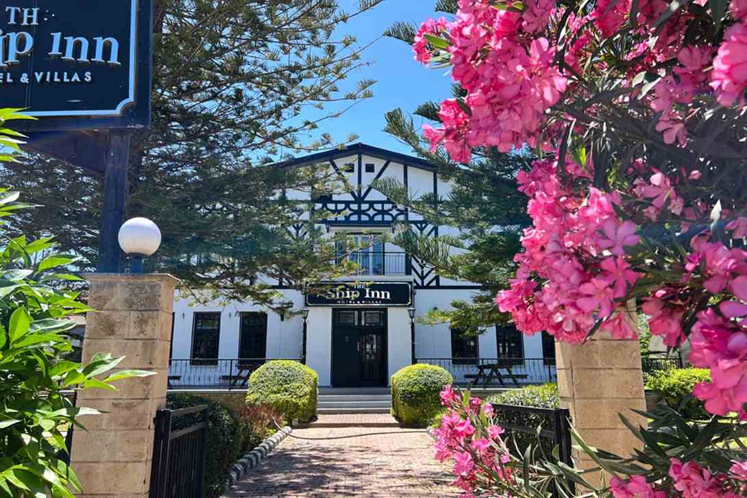 Cyrprus Inn The Ship Inn, Kyrenia, North Cyprus Hotels