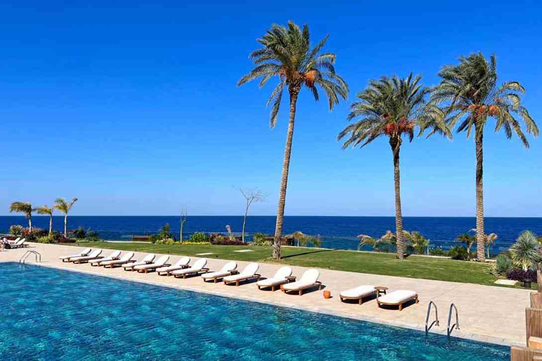 merit park hotel pool view