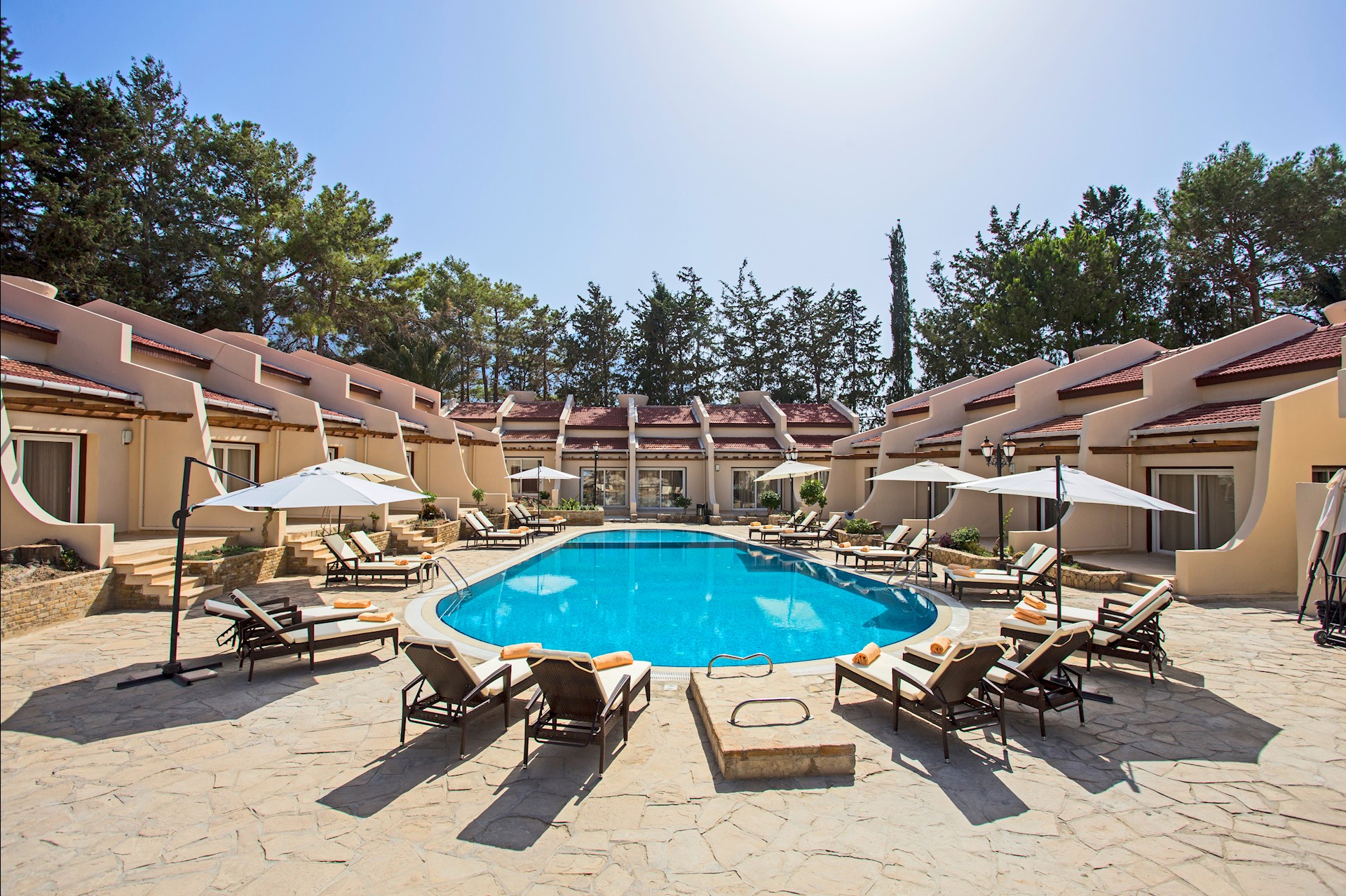 le chateau lambousa pool view