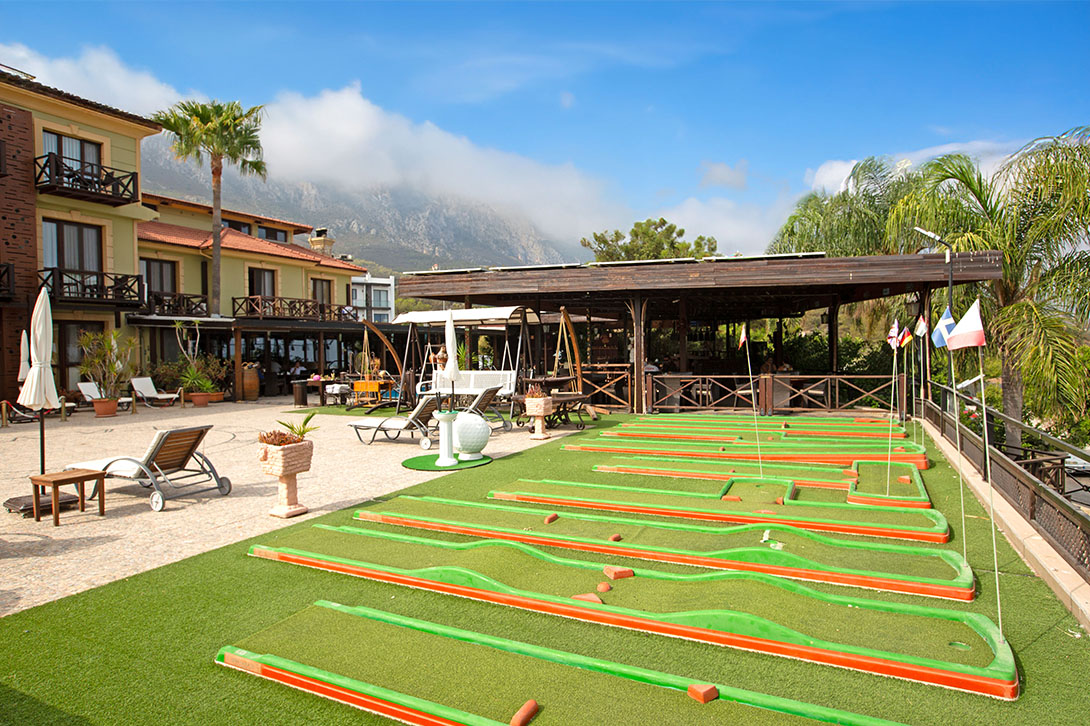 Mini Golf with Mountain & Sea Views