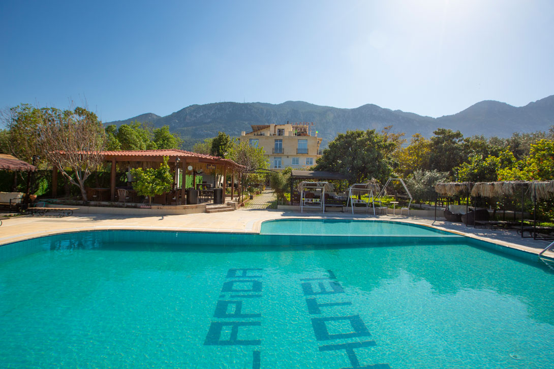 cheap resort hotels to Spend holiday with family