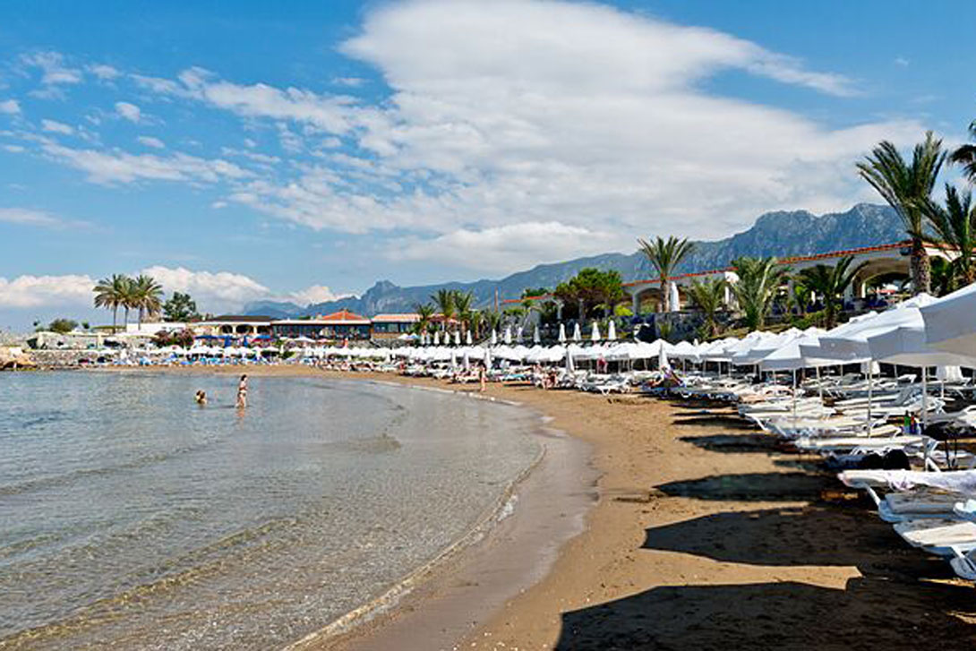 cheap resort hotels to Spend holiday with family