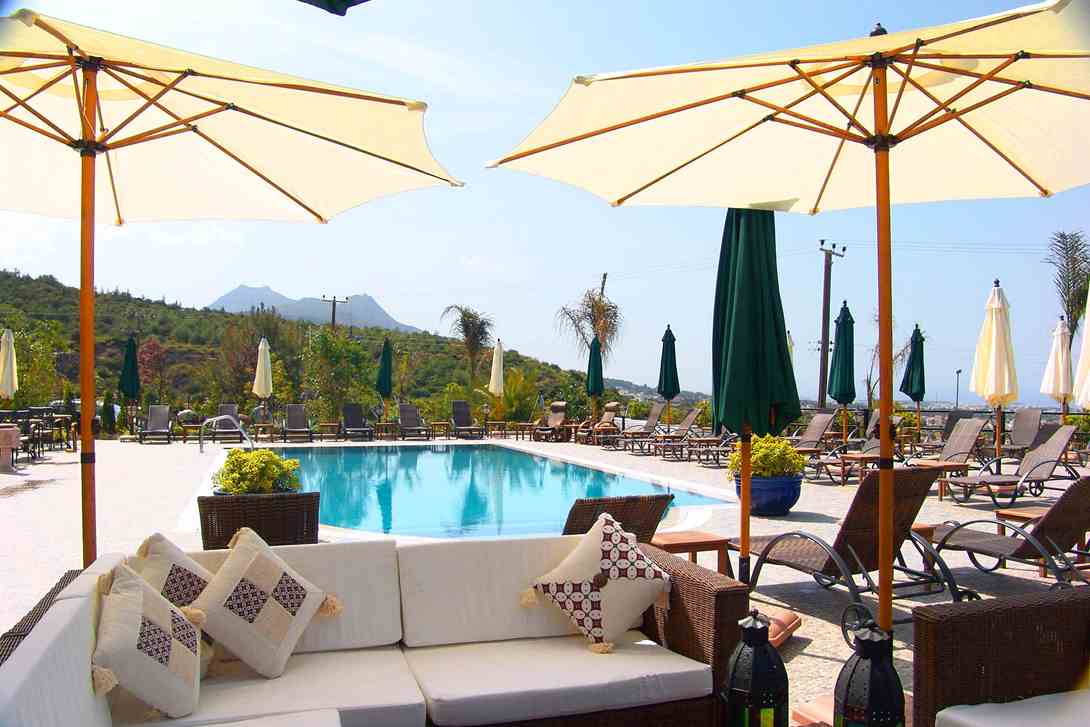 bella view boutique hotel pool