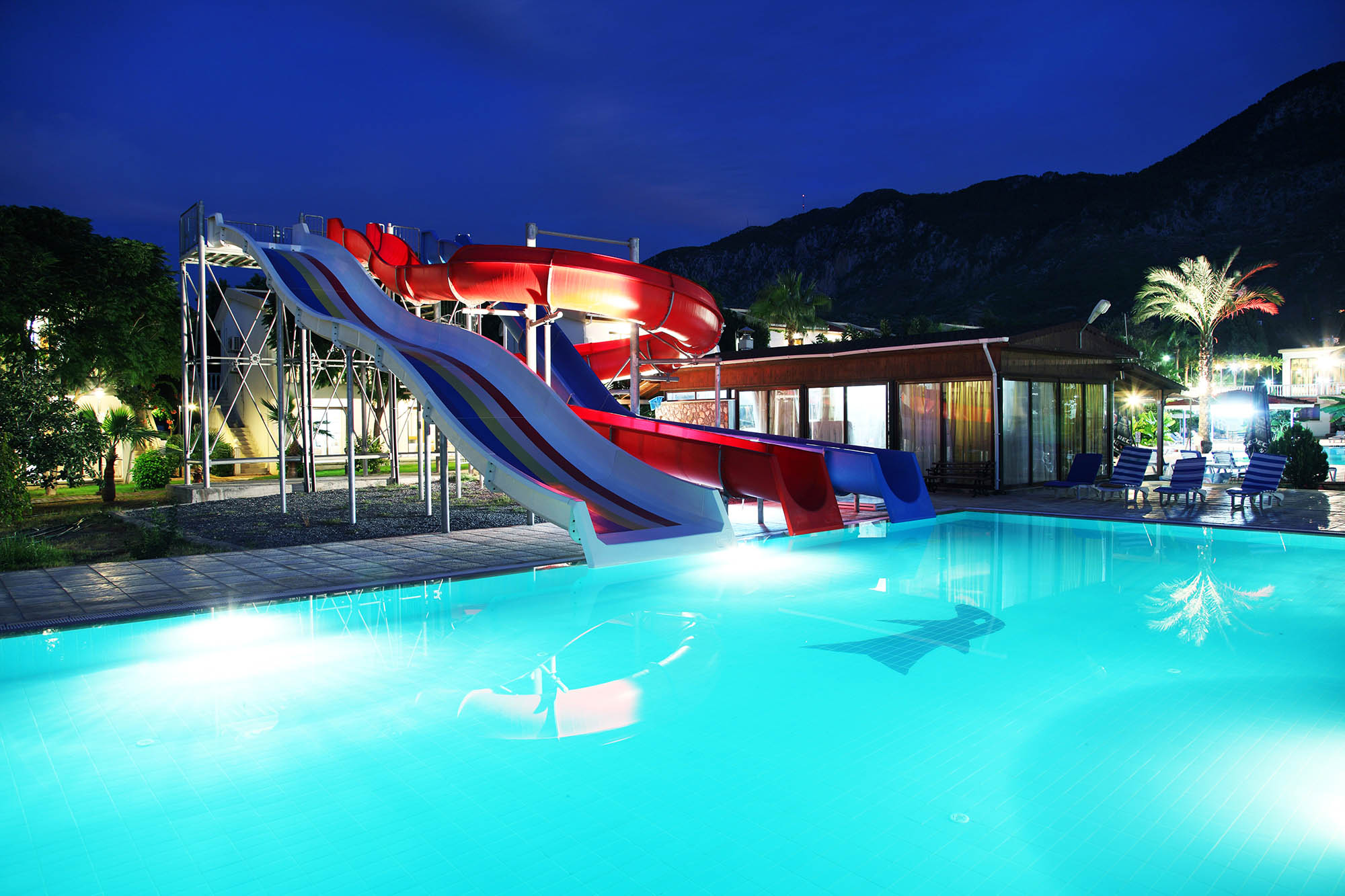 cheap resort hotels to Spend holiday with family