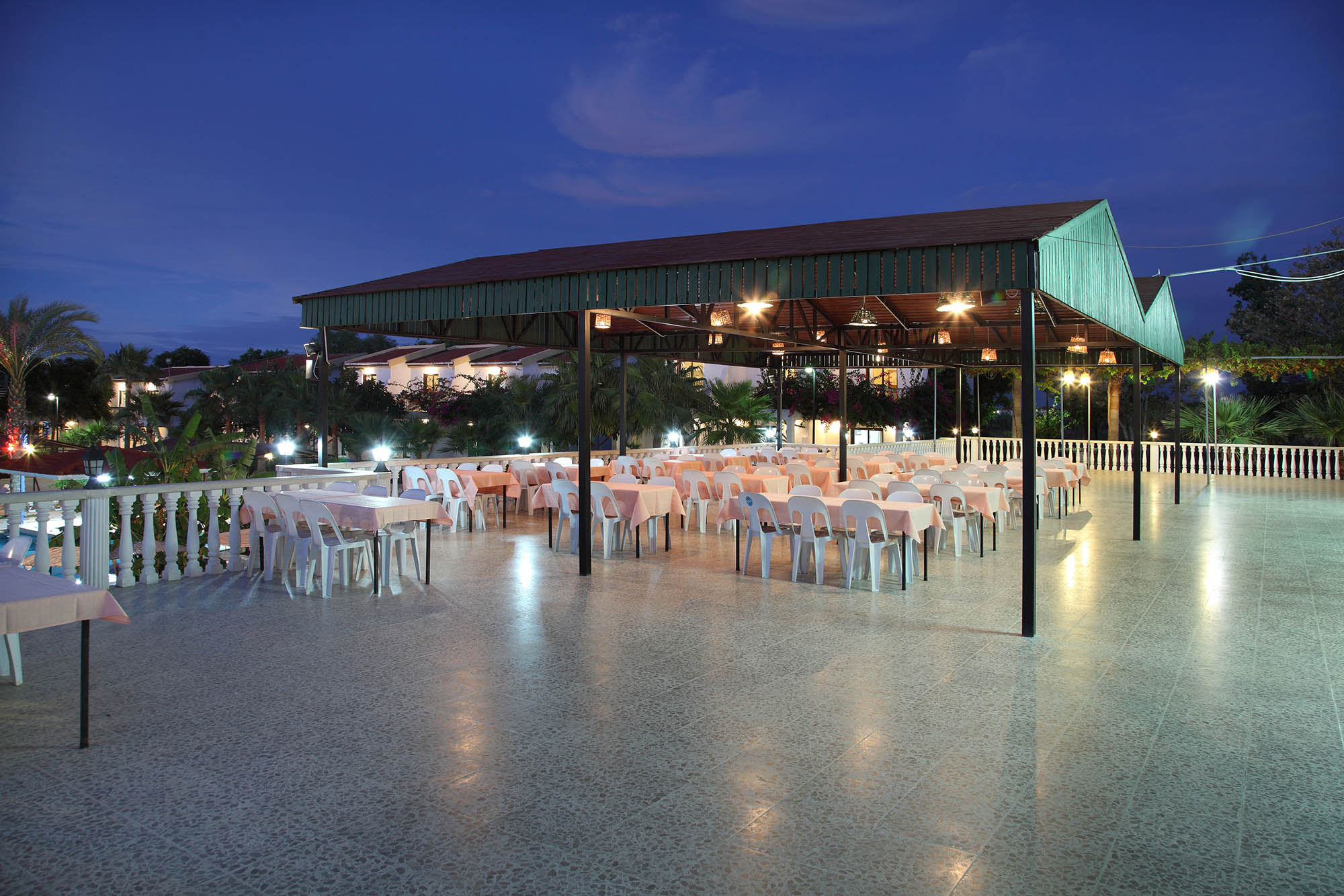 cheap resort hotels to Spend holiday with family