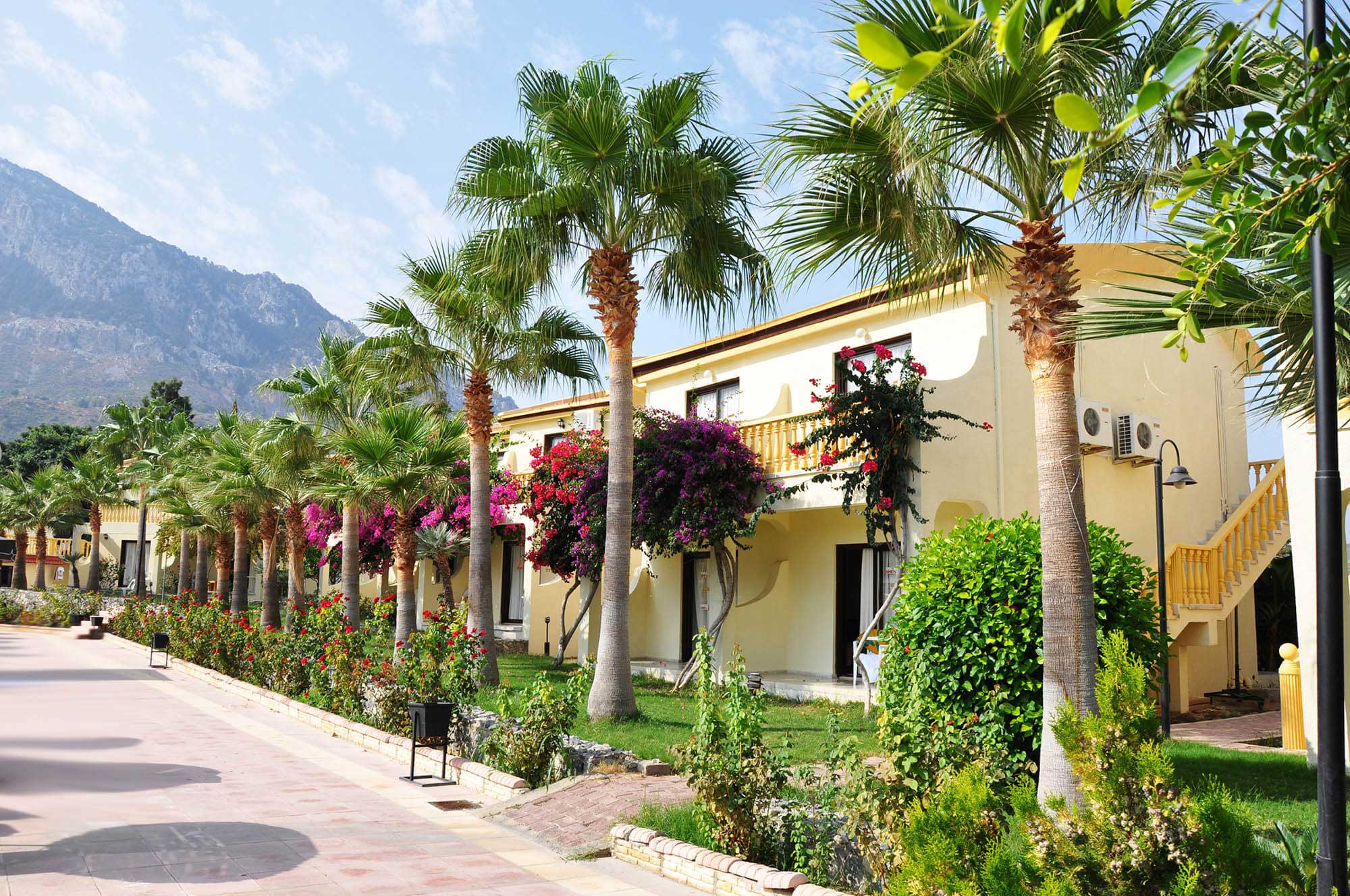 cheap resort hotels to Spend holiday with family