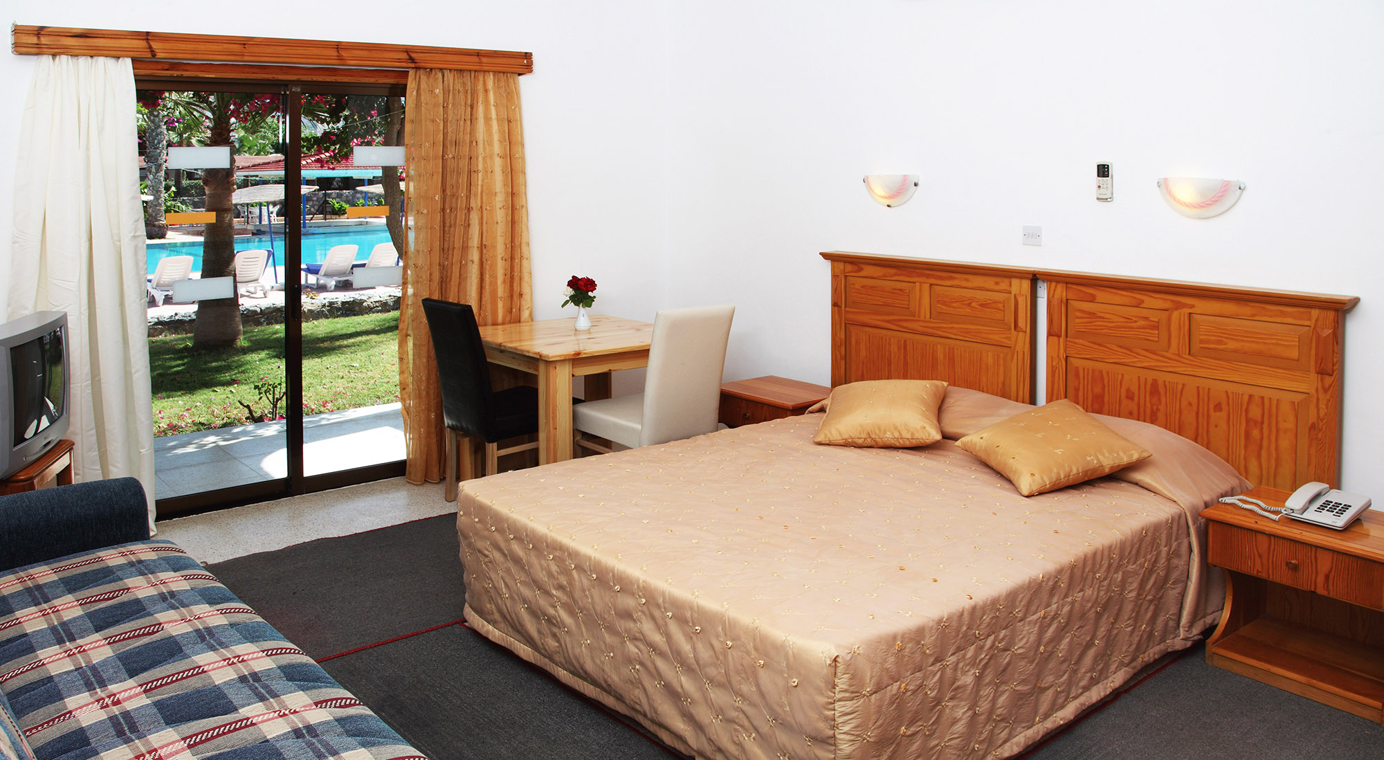 cheap resort hotels to Spend holiday with family