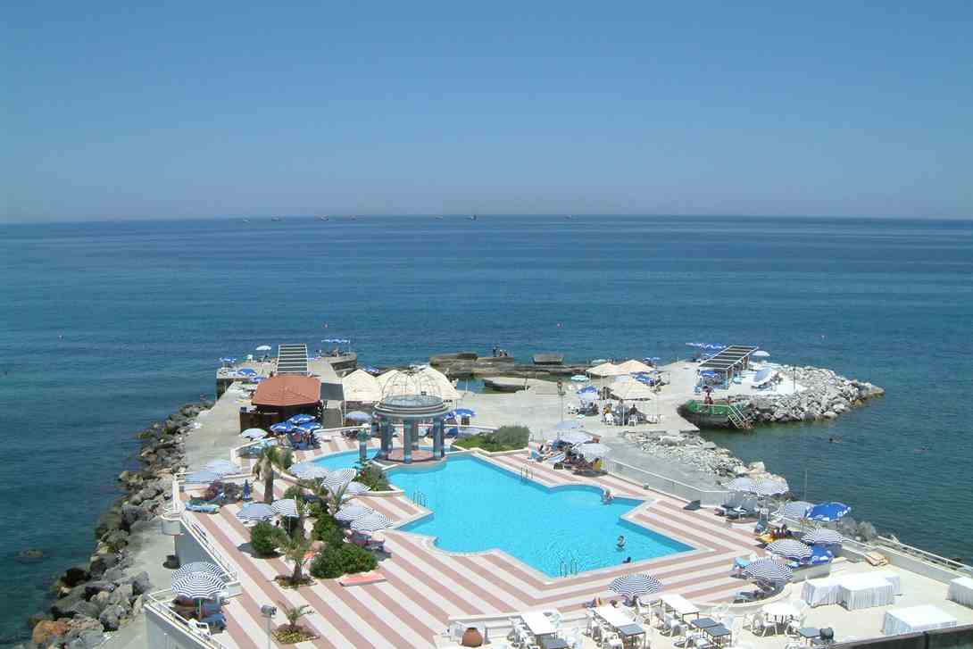 dome hotel sea view pool