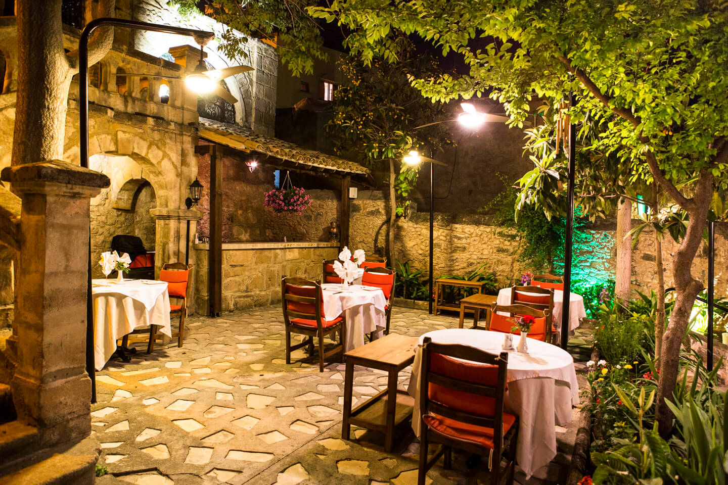 cheap resort hotels to Spend holiday with family