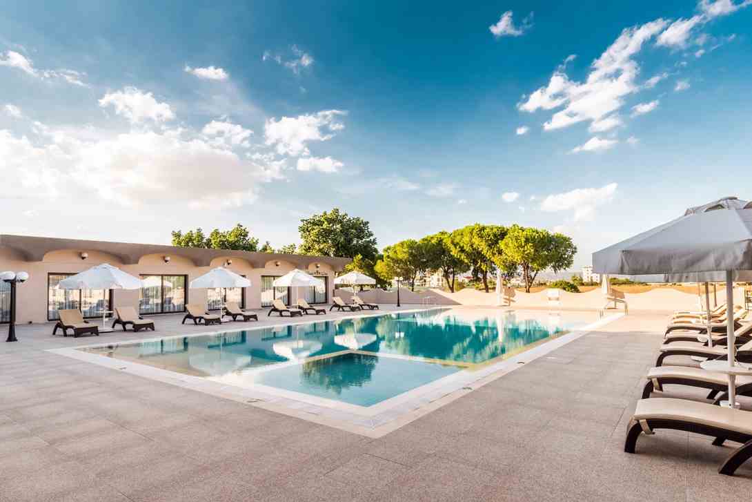 oscar park hotel swimming pool