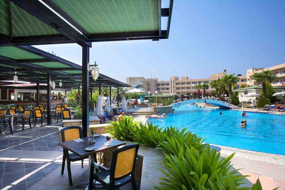 aloe hotel pool bar view