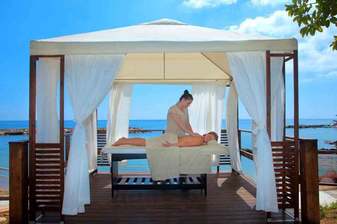 golden coast beach hotel massage