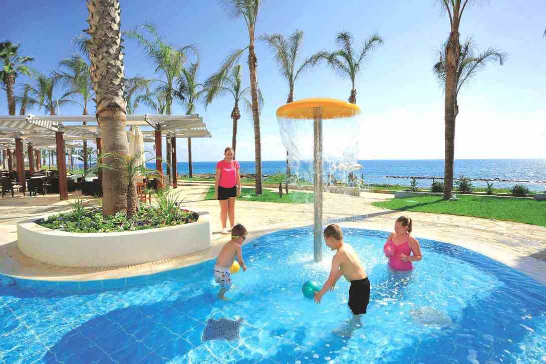alexander beach hotel kids pool