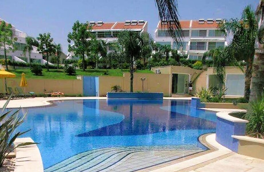 bayview gardens pool side