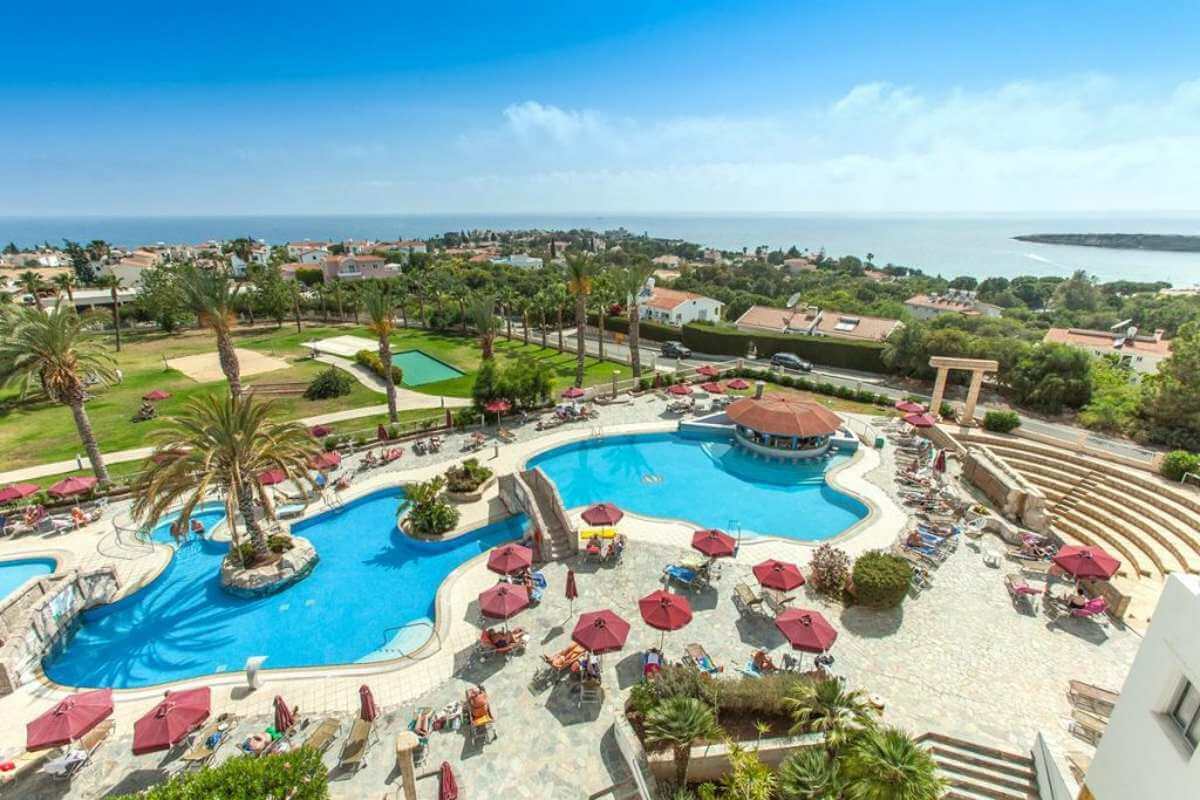 crown resorts horizon paphos