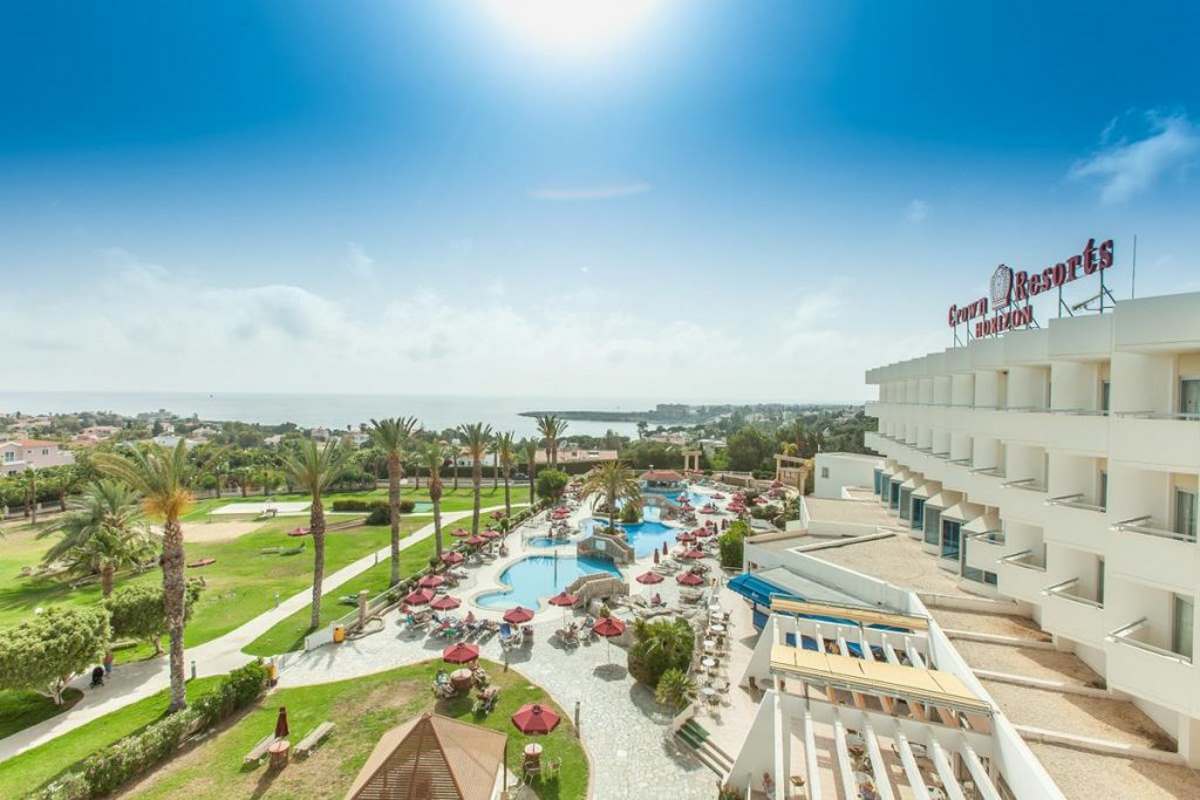 crown resorts horizon hotel overview