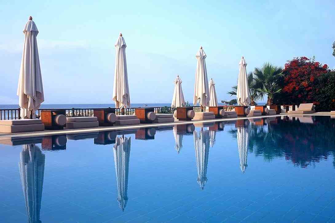 londa hotel outdoor pool